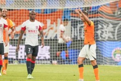 利物浦阵容新添维尔茨，萨拉赫状态波动：战术调整与球队默契挑战