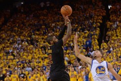 快船队博格丹·博格达诺维奇腿筋撕裂赛季报销，影响球队财务与争冠前景