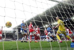 2-1逆转！十人皇马改写欧冠历史，姆巴佩绝杀+双响，主裁争议判点